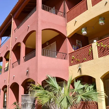 马里布村假日公园 * 卡内