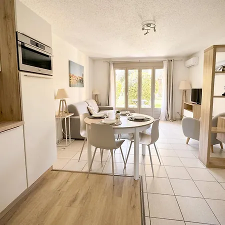 Malibu Village Apartment