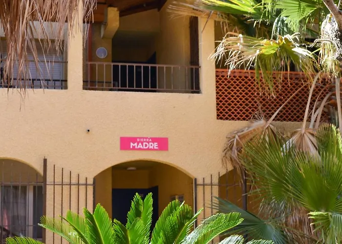 Lägenhet Malibu Village